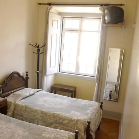 Residencial Luz Гостевой дом Томар